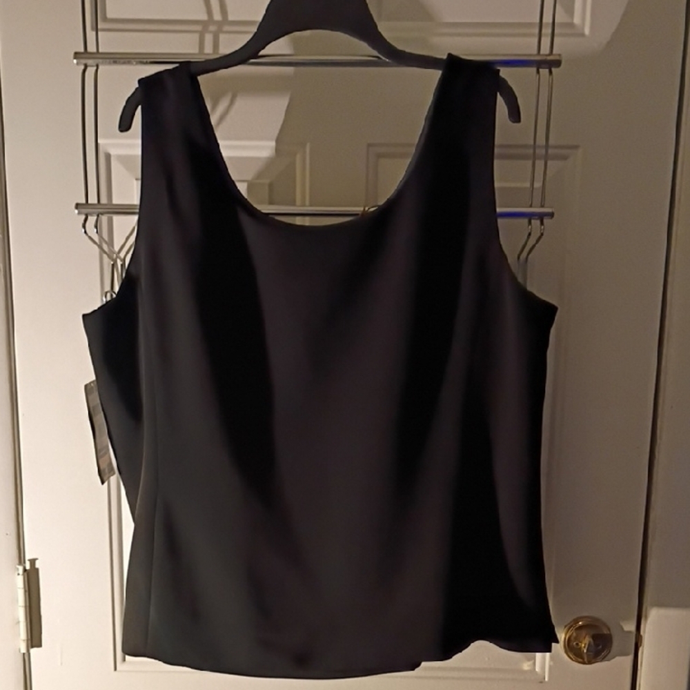 Le Suit Black Sleeveless Scoop Neck Shell Top - Picture 6 of 8
